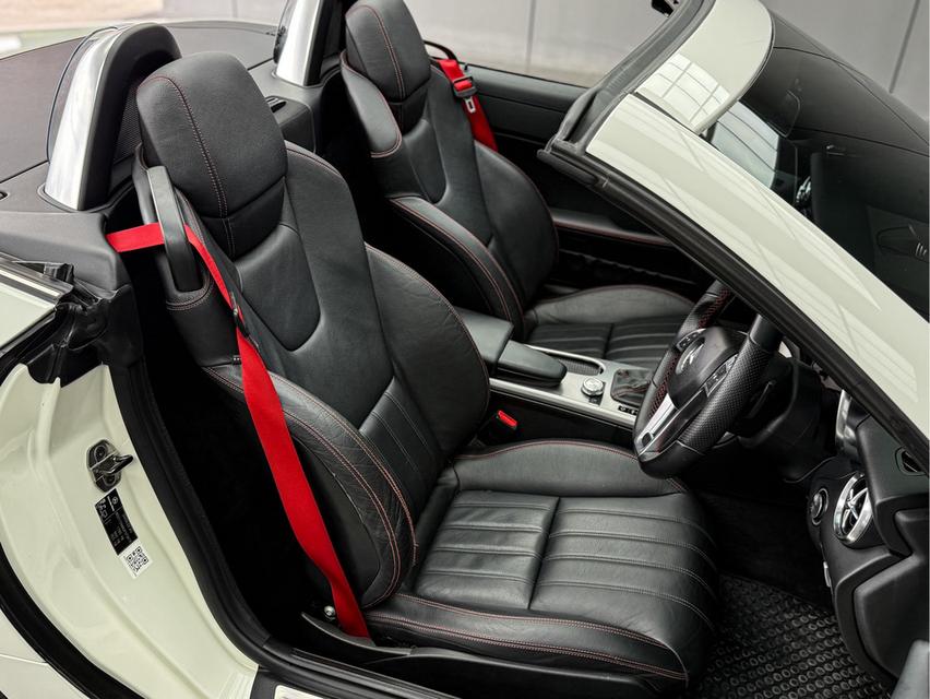 รหัสรถ WRT6414 Benz SLK200 Amg Package 1.8 R172 Convertible AT สีขาวปี2013 13