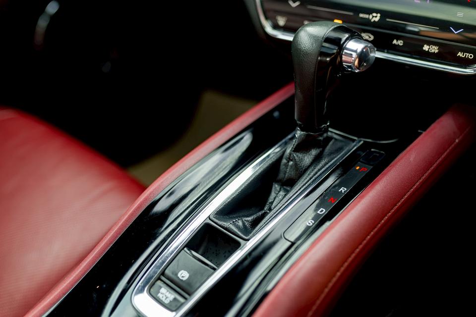 Honda HRV 1.8RS ปี18 11