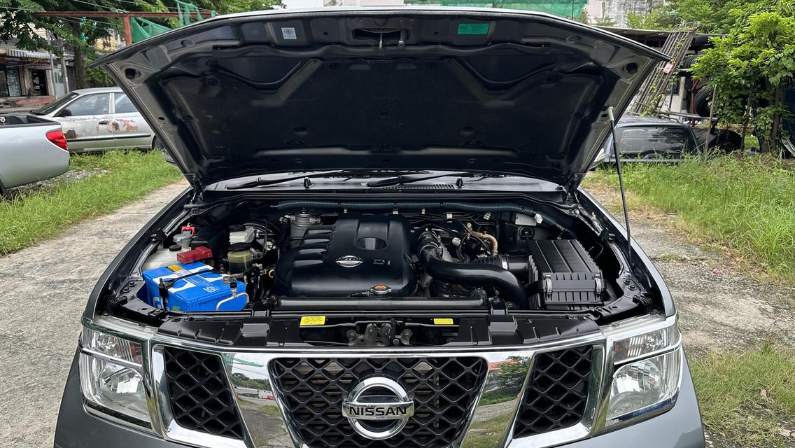 Nissan navara 2.5 SE 6