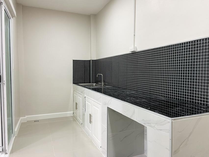 ขาย ทาวน์เฮ้าส์ 2 ชั้น หมู่บ้านร่มโพธิ์ เนื้อที่ 20 ตร.ว. อ.บางบัวทอง จ.นนทบุรี 11