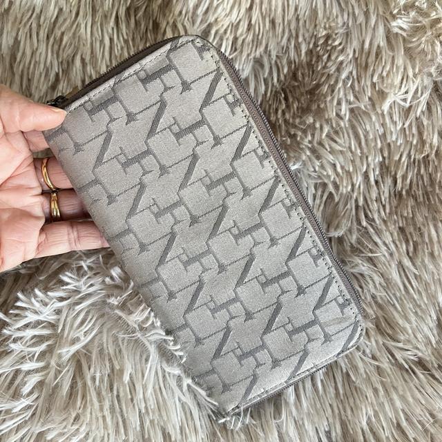 กระเป๋าสตางค์ flynowมือสอง