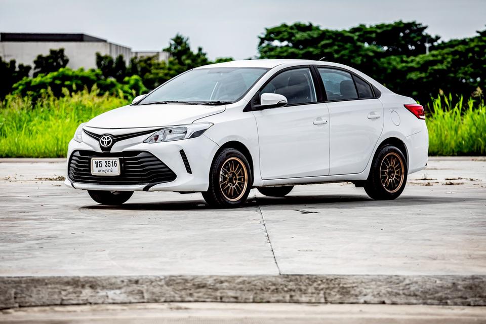 Toyota Vios 1.5E ปี 2017 สีขาว 11