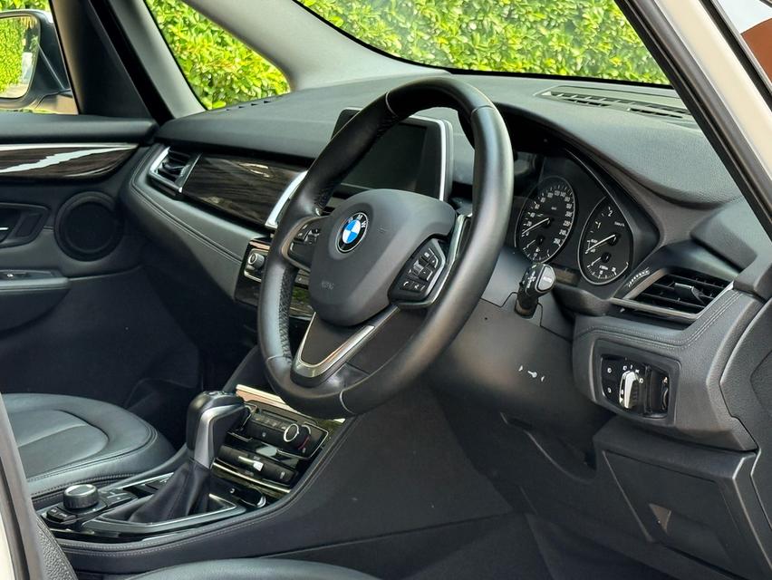 2017 BMW 218i GRAND TOURER ( 7 ที่นั่ง ) รถมือเดียวออกป้ายแดง รถวิ่งน้อยเพียง 80,000 กม เข้าศูนย์ทุกระยะ รถไม่เคยมีอุบัติเหตุครับ รูปที่ 10