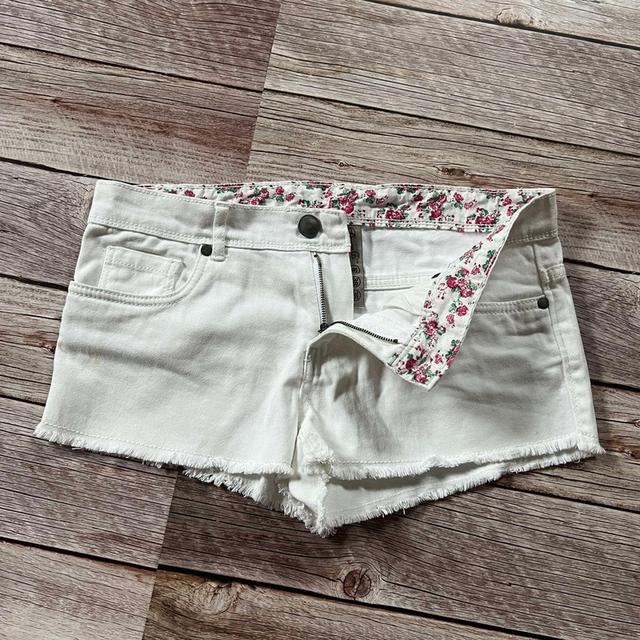 กางเกงยีนส์ขาสั้นมือสอง รูปที่ 2