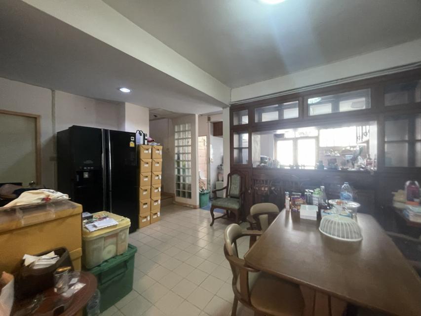 ขาย ทาวน์โฮม หมู่บ้านประชากรไทย ลาดพร้าว 93 150 ตรม. 27 ตร.วา ใกล้รถไฟฟ้า MRT มหาดไทย เหมาะรีโนเวทให้สวยใหม่น่าอยู่ 4