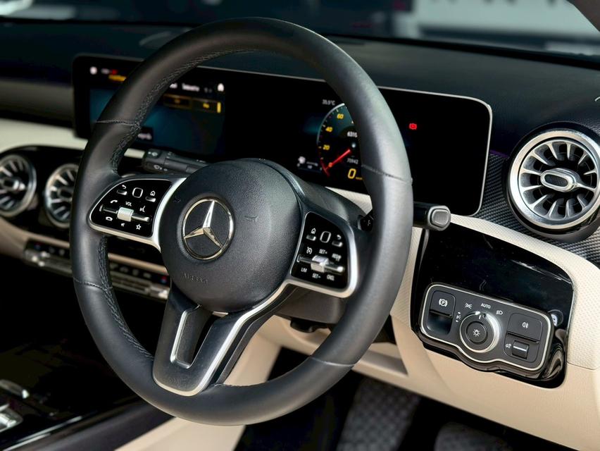 BENZ A-CLASS A200 PROGRESSIVE (W117) ปี 2018 สีดำ เครื่องยนต์เบนซิน รูปที่ 8