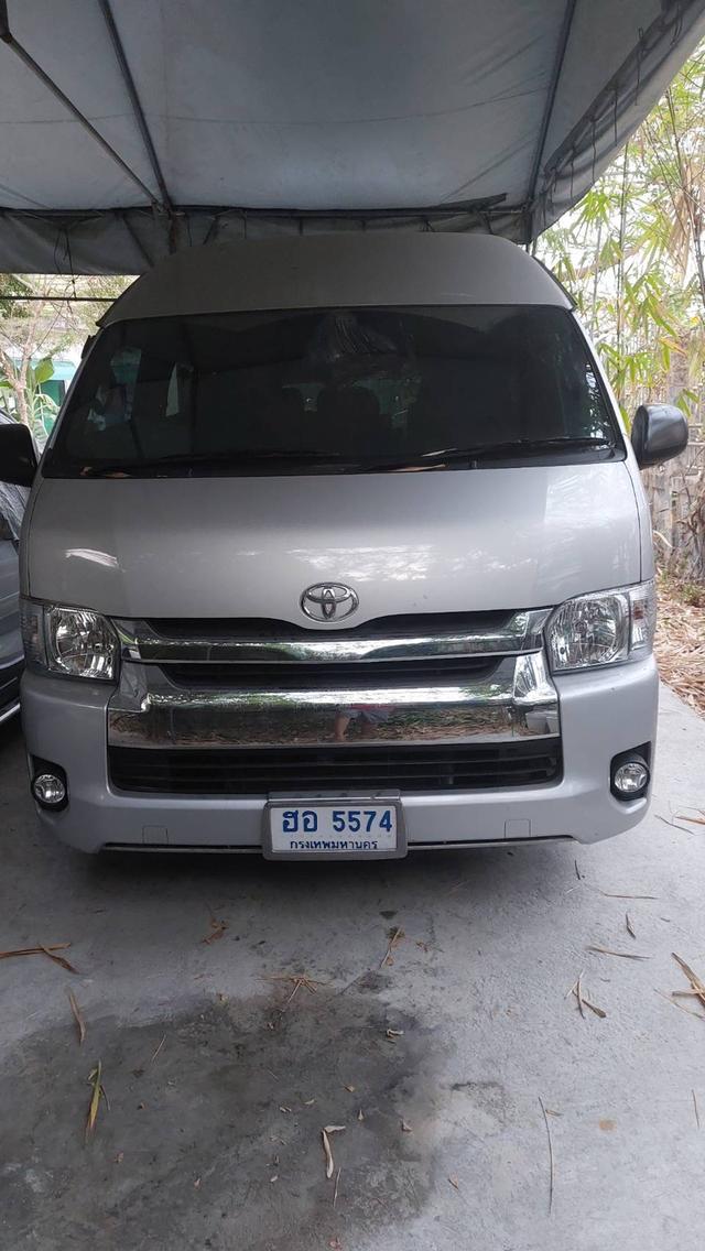 รถตู้คอมมูเตอร์ใช้งานน้อยมาก