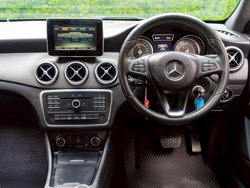 Mercedes Benz CLA180 Urban Coupe  ปี 2015 รูปที่ 13