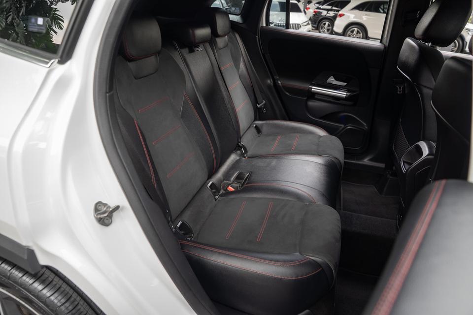 “Mercedes-Benz GLA200 AMG Dynamic“ ปี 2023 👀เข้าใหม่วันนี้! 56,xxx km. งานดี พร้อมรับกลับบ้าน! 6