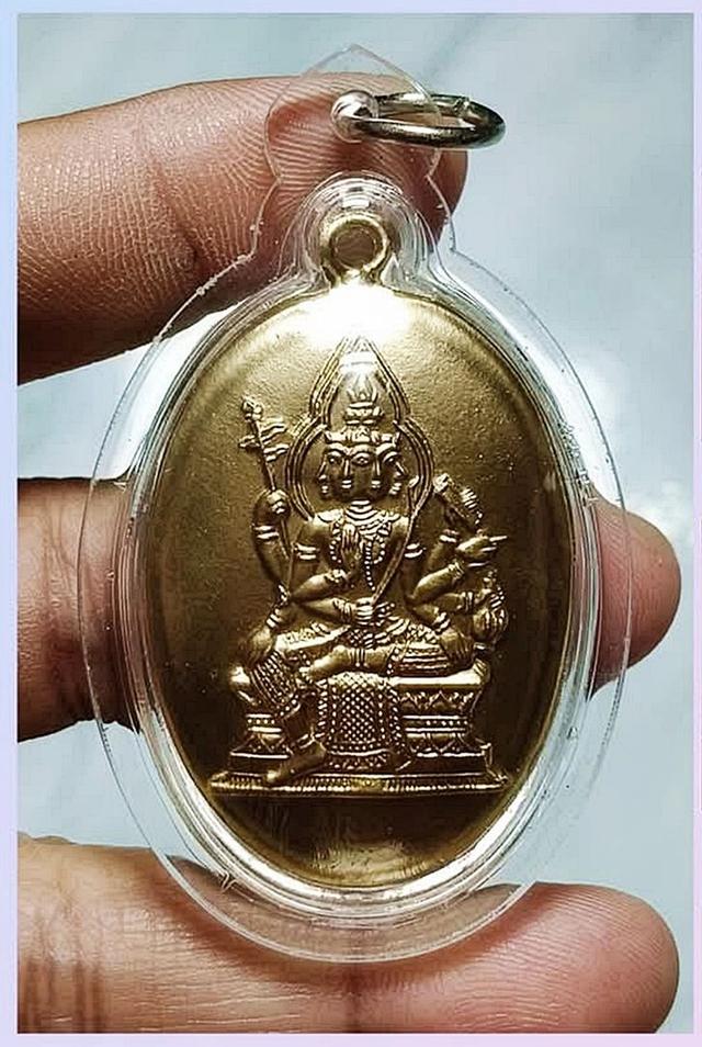 พระพรหมเก่าองค์พระมีรอยยันต์หลายตัวเลี่ยมกรอบเก่า