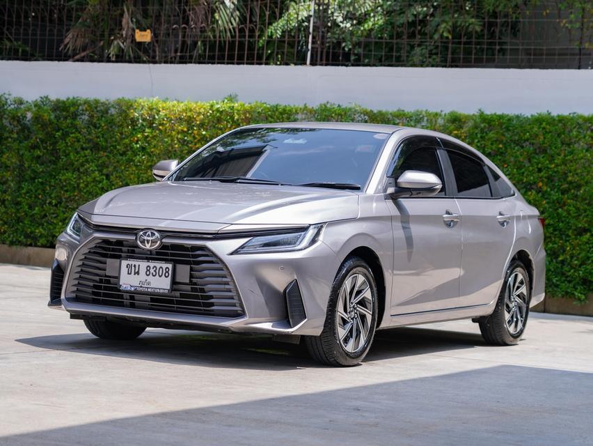 Toyota Yaris Ativ Hev Premium ปี 2025