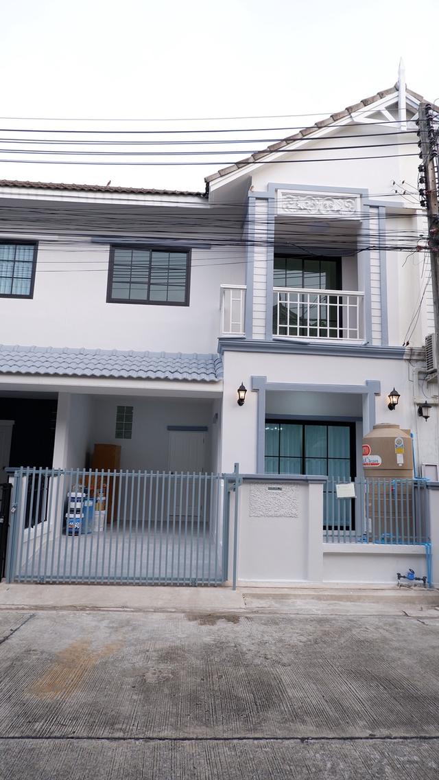 บ้านฟ้าปิยรมย์ ลำลูกกาคลองหกเฟส1 เนื้อที่ 18 ตร.วา 3ห้องนอน 2 ห้องน้ำ 1.9 ล้าน  1