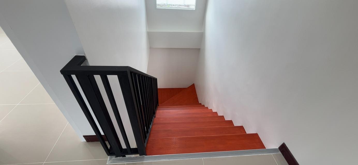 บ้านพร้อมที่ดินชลบุรี เนื้อที่ 567 ตารางวา บ้าน 2 ชั้น รีโนเวทใหม่พร้อมโกดังขนาดใหญ่ 4