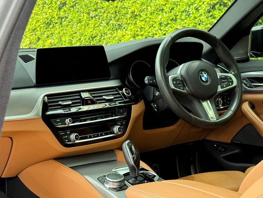 2018 BMW 530e MSPORT รถมือเดียวออกป้ายแดง รถวิ่งน้อยเพียง 80,000 กม เข้าศูนย์ตามระยะ รถไม่มีอุบัติเหตุครับ 12