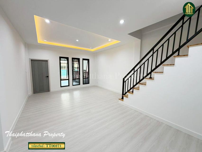 ทาวน์โฮม 3 ชั้น ซอยนาคนิวาส ลาดพร้าว 4