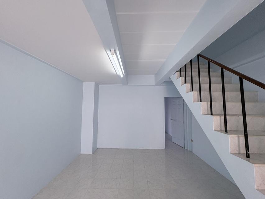 อาคารพาณิชย์ 3ชั้น 3 ห้องนอน 7