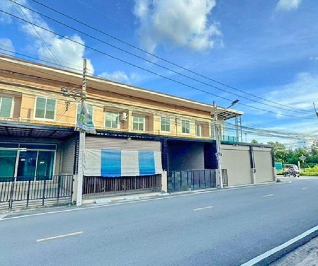 ถ.สุขุมวิท นิคมอมตะชลบุรี 2.5 กม.คลองตำหรุ 2นอน 3 น้ำ เทศบาลตำบลคลองตำหรุ500ม. เช่า-ขายทาวน์โฮมใหม่ 21 ตร.วา.163 ตร.ม. 2 1