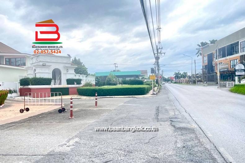 บ้านเดี่ยว การ์เด้นวิลล่า เดอะโฟร์ซีซั่น ลำลูกกา-คลอง 3 เนื้อที่ 54.4 ตร.ว (ใกล้ตลาดดีดีมาเช่) ถนนรังสิต-นครนายก ตำบลลาดสวาย อำเภอลำลูกกา จังหวัดปทุมธ 11