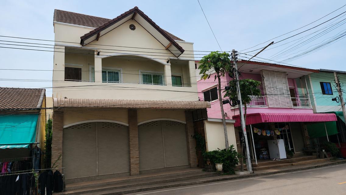 ขายอาคารพาณิชย์ 3 ชั้น 55 ตร.วา พร้อมโกดัง ติดถนนหลัก ตาพระยา ใกล้ชายแดน จ.สระแก้ว 1