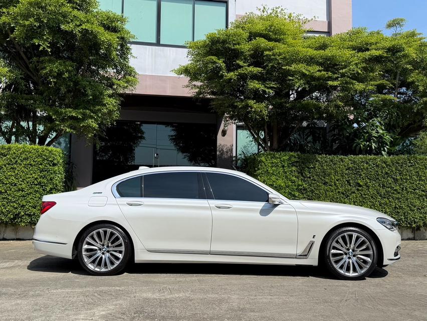 2019 BMW 740le PURE EXCELLENCE รถออกศูนย์ BMW รถวิ่งน้อย เข้าศูนย์ตามระยะ วารันตีศูนย์ยังเหลืออีกนานครับ