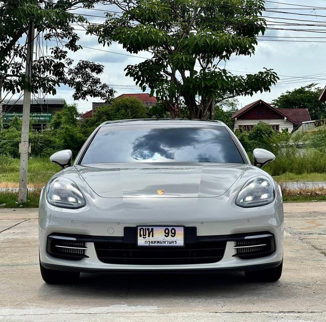 Porsche Panamera 4 E-Hybrid Executive สีเทา Crayon2019 3