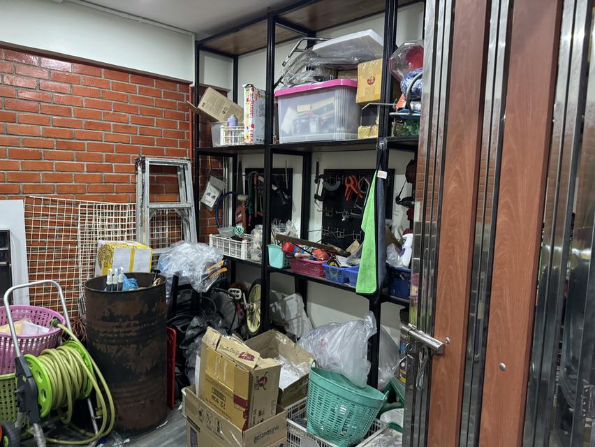 บ้านตึกแถว ทำเลดีใกล้รถไฟฟ้า 4