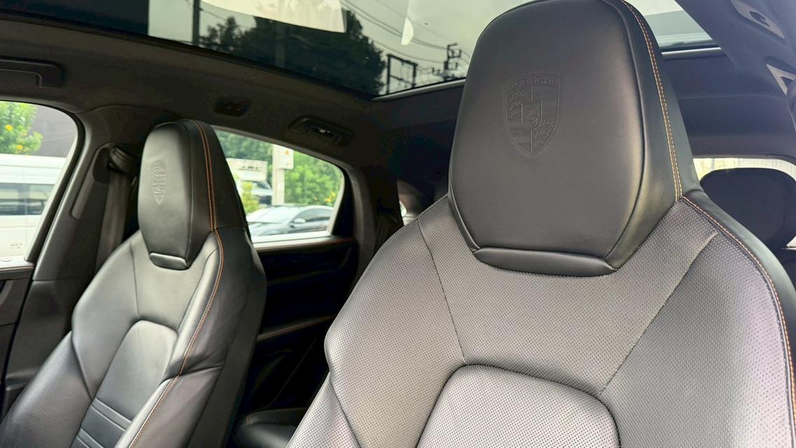 Porsche Cayenne Coupe E-Hybrid 2020 สีส้ม Lava Orange รูปที่ 15
