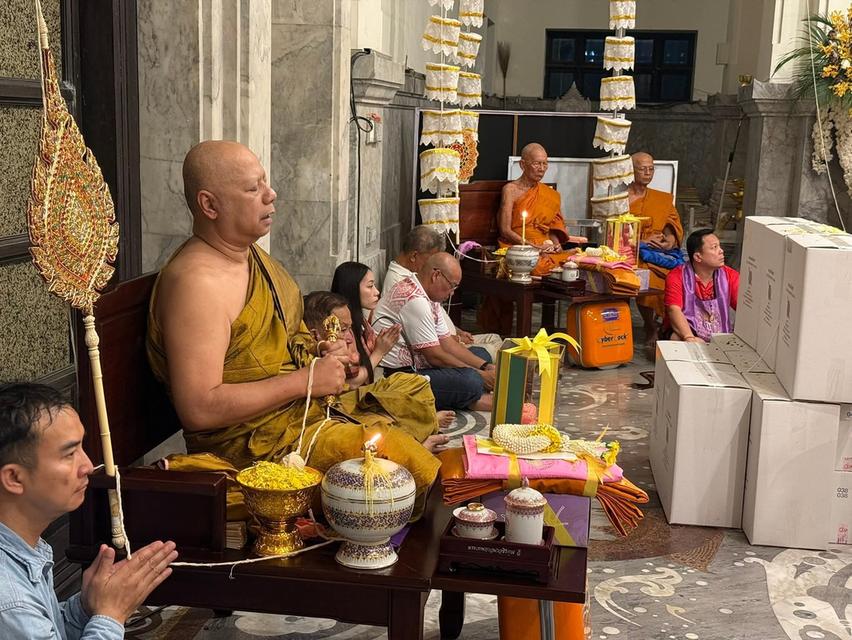 เหรียญหล่ออาร์มบอร์นชุบเงินลงยาเหลืองหลวงพ่อโสธร รุ่น ประวัติศาสตร์ตำรวจ ๒๕๖๘ 10