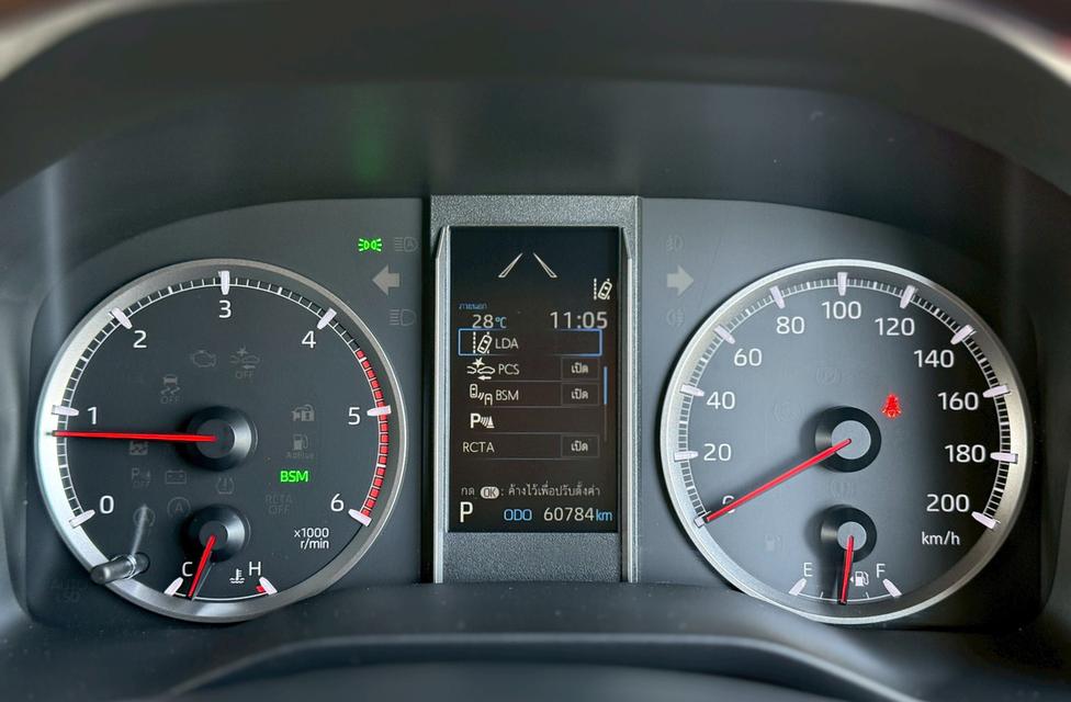 Yoyota Majesty 2.8Grande ปี24 7