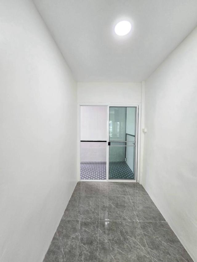 หมู่บ้านบุรีรมย์ คู้บอน 41บ้านแฝด รีโนเวทเนื้อที่ 37 ตร.ว.ทำเลคนตามหา 13