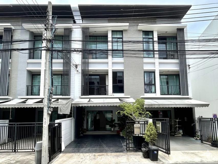 ขายทาวน์โฮม/โฮมออฟฟิศ 3 ชั้น | บ้านกลางเมือง พระราม 9 - รามคำแหง ทำเลใจกลางเมือง เดินทางสะดวก เลียบด่วน ฉลองรัช ใกล้ ม.รามคำแหง Baan Klang Muang Rama 1