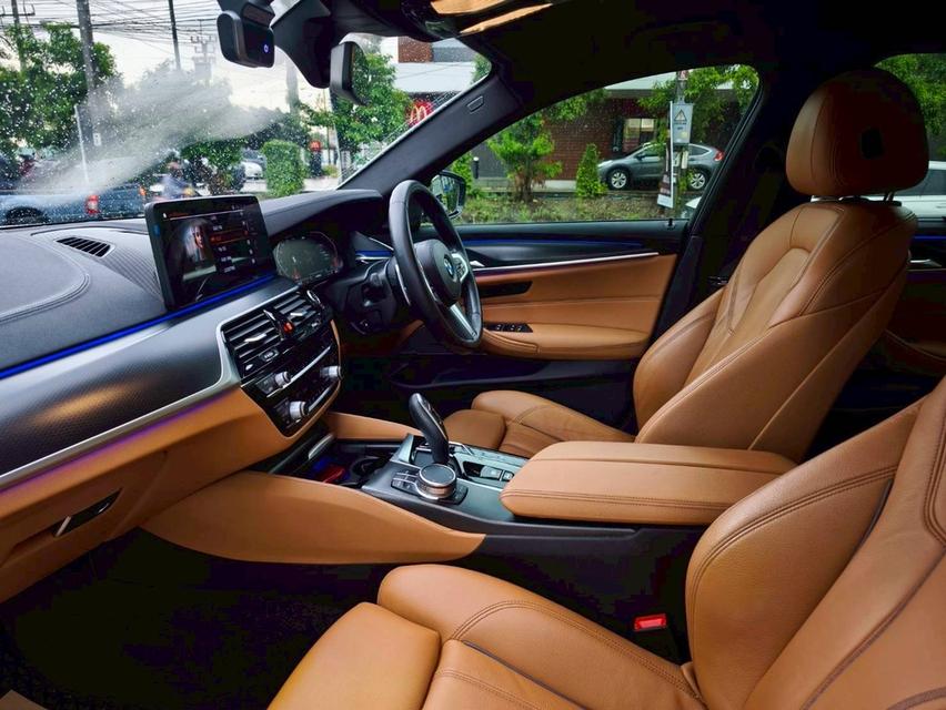 รหัสรถ KPV53 2022 BMW 520d M SPORT LCI  10