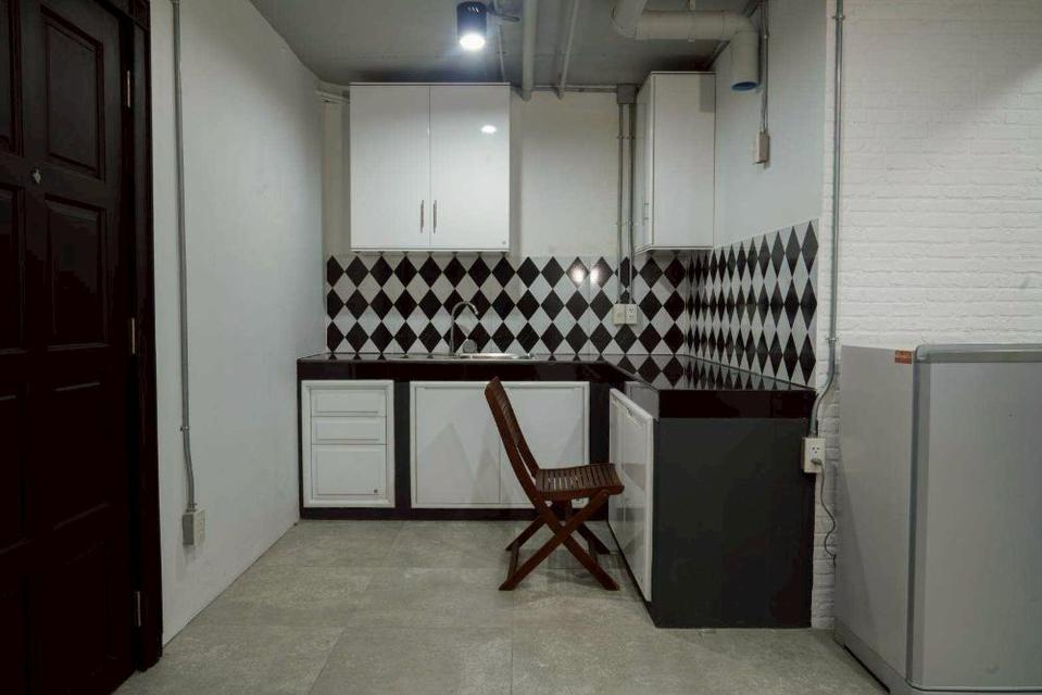ขายคอนโด ชั้น 5 15 สูท ( 15 Suites Condo ) ย่านสุขุมวิท 15 1 ห้องนอน 1 ห้องน้ำ ติดMRT เพชรบุรี  11