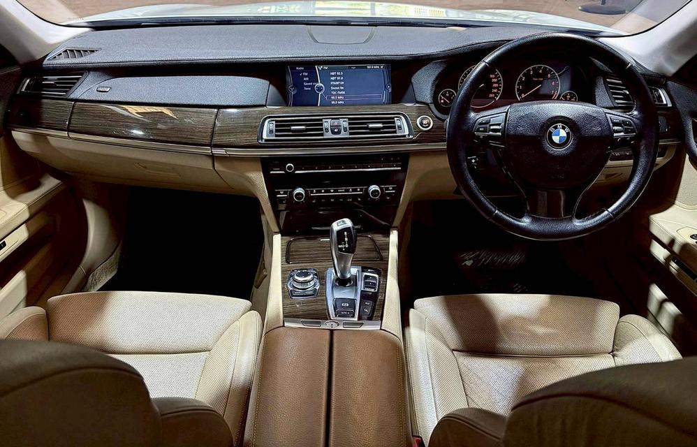 BMW 740Li (F02) ปี 2009 รูปที่ 8