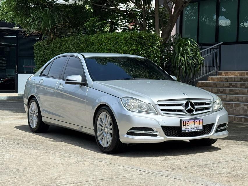 2013 BENZ C200 CGI รถออกศูนย์ BENZ THAILAND รถวิ่งน้อย ยางใหม่พึ่งเปลี่ยนครับ รถไม่เคยมีอุบัติเหตุครับ