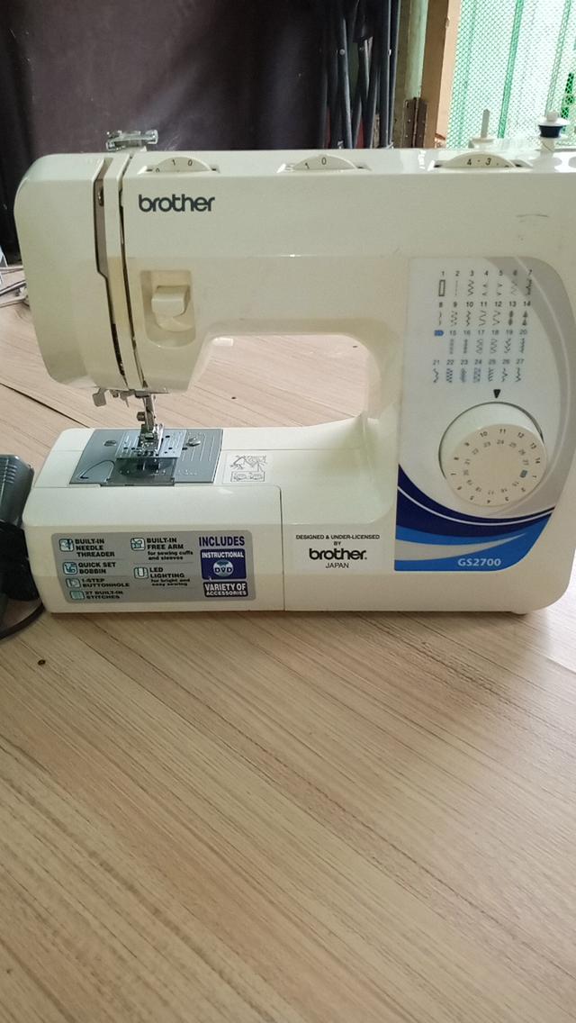 จักรเย็บผ้า brother GS2700