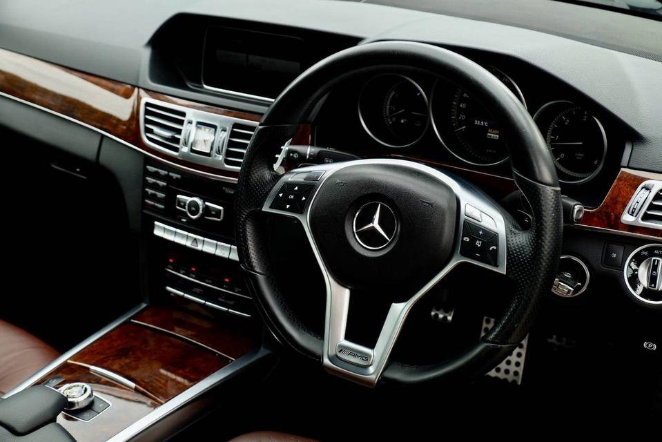 Mercedes Benz (W212) E300 Bluetec Hybrid Facelift 2014 รถโครตหรู ขายโครตถูก รถมือเดียวใช้น้อย ประวัติครบ รูปที่ 8