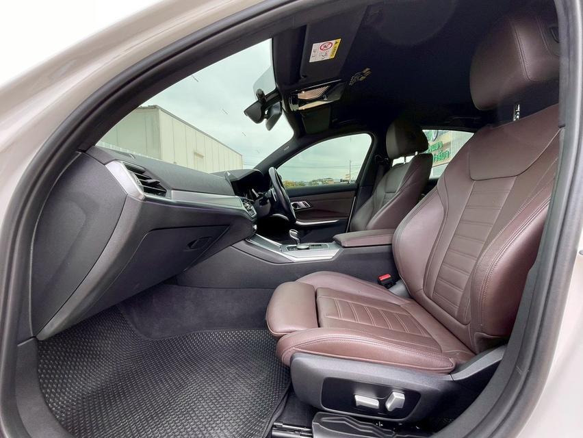 ขายBMW 320d Msoprt ปี22 15
