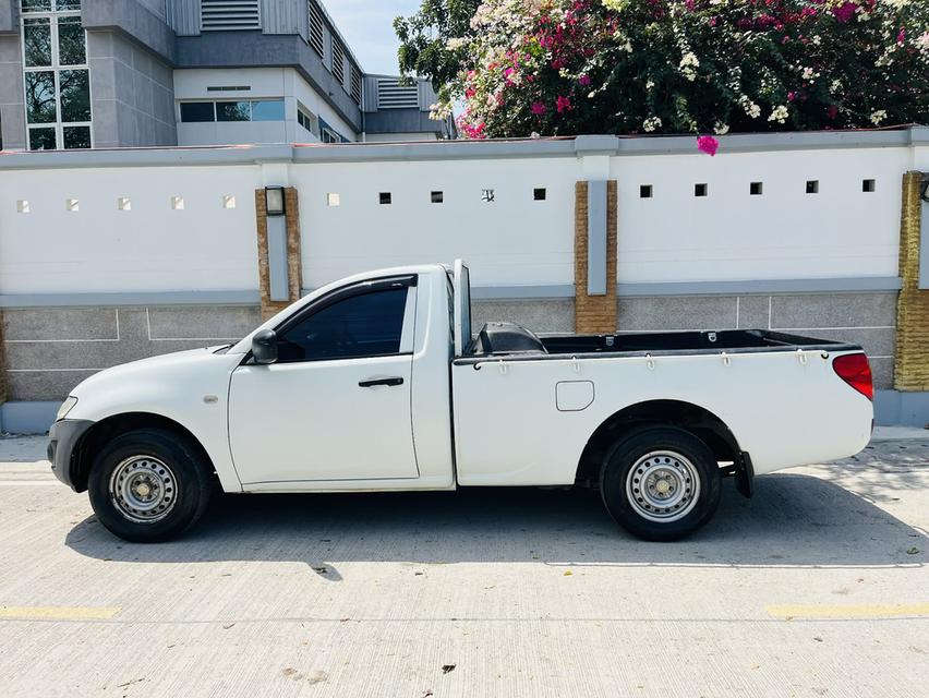 Mitsubishi triton เครื่องเบนซิน2.4ปี13