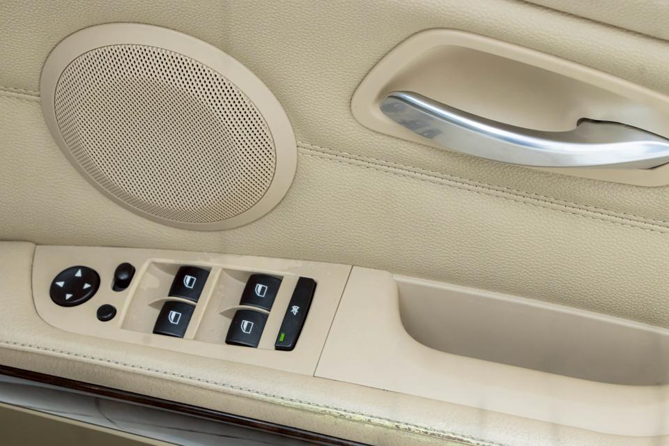 BMW SERIES 3 320i LCI E90 2009   14