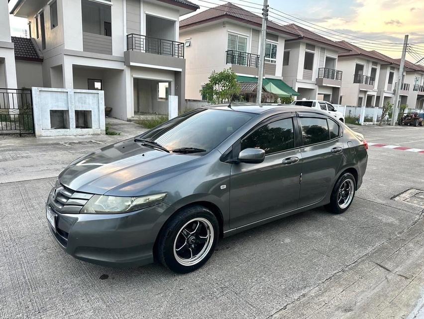 Honda City ปี 2010 สีเทาสภาพสวย 4