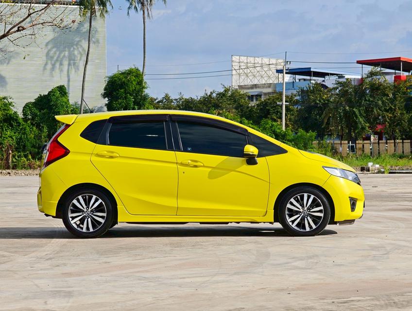 HONDA JAZZ GK 1.5 SV Top Y2015. สีเหลือง ออโต้