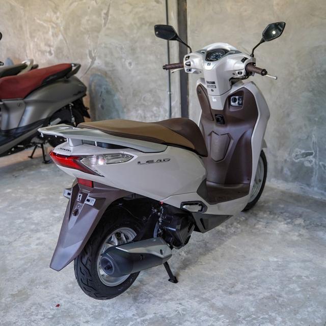 HONDA Lead 4V. รุ่นยอดนิยม