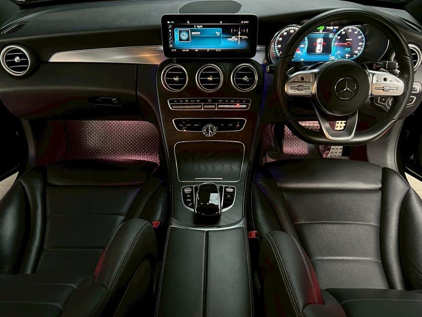 Mercedes-Benz C300e AMG Dynamic Sedan 7