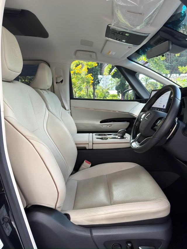 LEXUS LM350hYear 2024Mileage: 12700 km Price : 5.19 m āļĢāļđāļāļāļĩāđ 11
