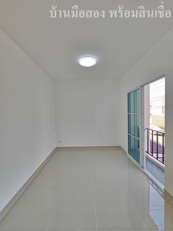 หมู่บ้านเดอะคัลเลอร์ คลอง4 17