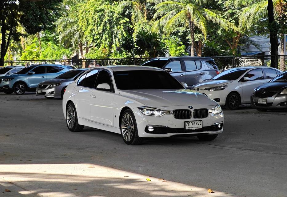 BMW 330e Luxury F30 Plug-in Hybrid āļāļĩ 2018