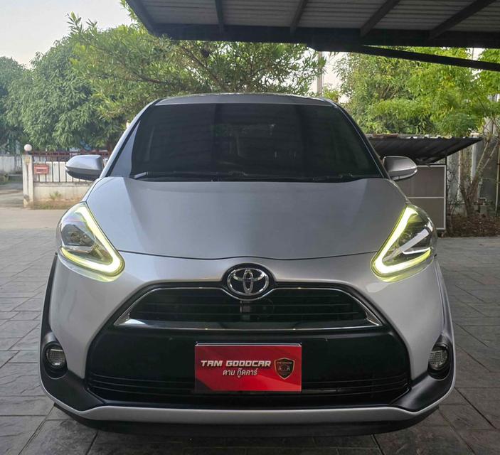 TOYOTA SIENTA ปี 2018 สีเทาสวยมาก