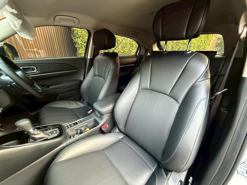 รหัสรถ AP7988 Honda #HRV eHEV EL ปี24 สีขาว Premium 12