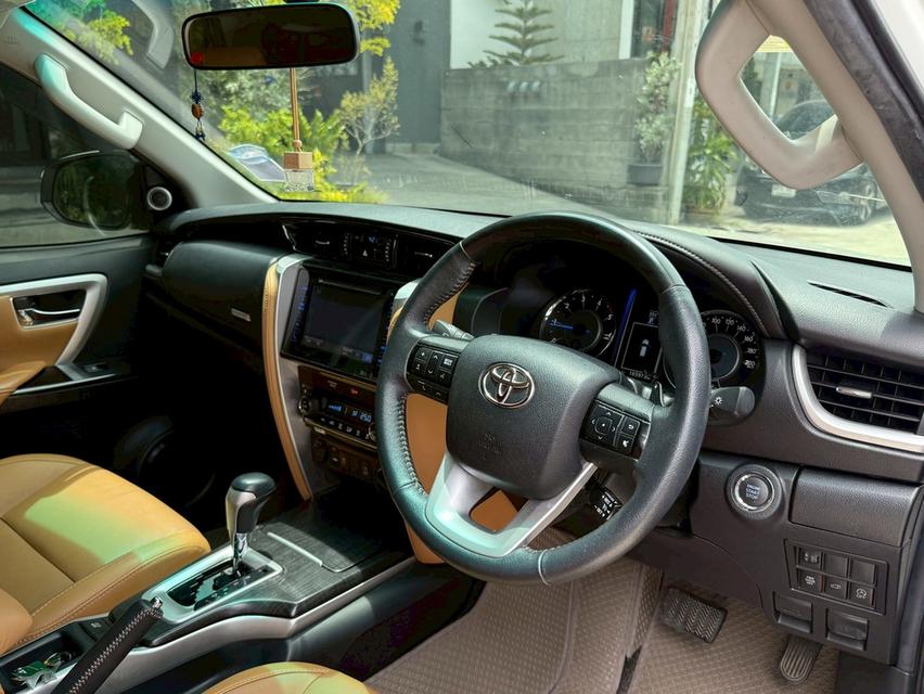 ขาย Toyoya Fortuner 2.8V 4wd ปี16 12